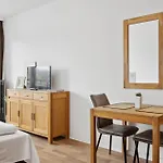 Cozy In With Ethernet Internet *